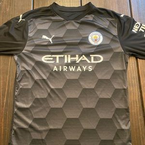 Great condition,long sleeve Man city jersey Size L, Slim fit.Bought from Adidas